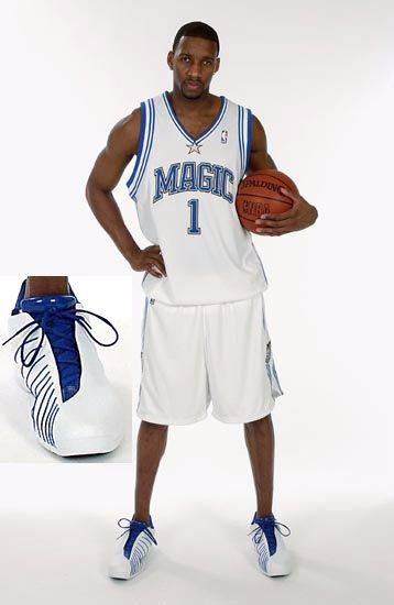 火爆德比，费内巴切vs加拉塔萨雷赛前双方球员就开始发生冲突（德比火药味十足：费内巴切与加拉塔萨雷赛前球员爆发冲突）