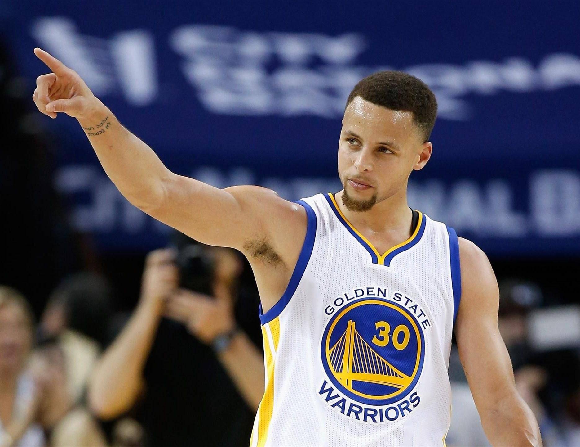 足坛狂欢一夜！欧冠7冠王3-2大逆转登顶意甲，红魔4-1大胜中资球队升第6（今夜足坛沸腾：欧冠七冠王3-2逆转登顶意甲，红魔4-1大胜中资俱乐部升至第6）