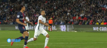 国足备战强度升级，全队深夜加练