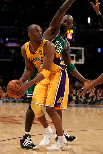 FIFA女足最新排名：中国女足下降一位至世界第17，亚洲第四（FIFA女足排名更新：中国女足跌至世界第17位，亚洲第4）